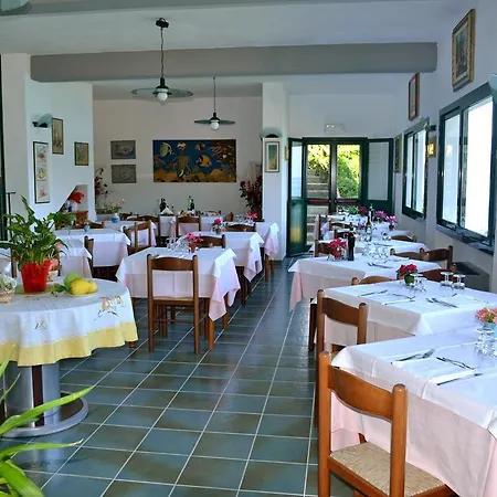 Hotel Scoglio Bianco 3*