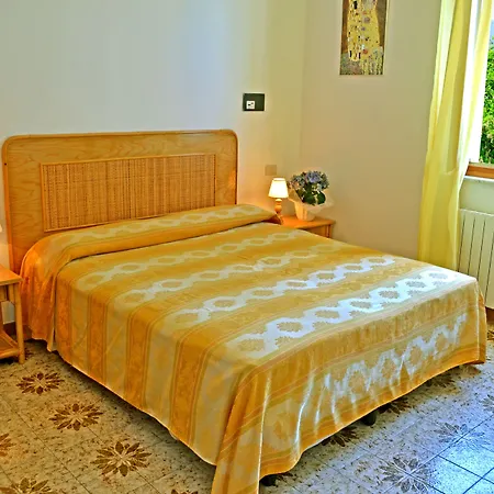 Ξενοδοχείο Scoglio Bianco 3*