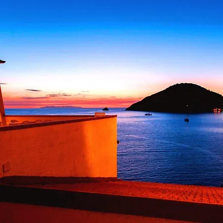 Scoglio Bianco Hotel 3*