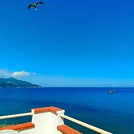 Scoglio Bianco 3* Portoferraio